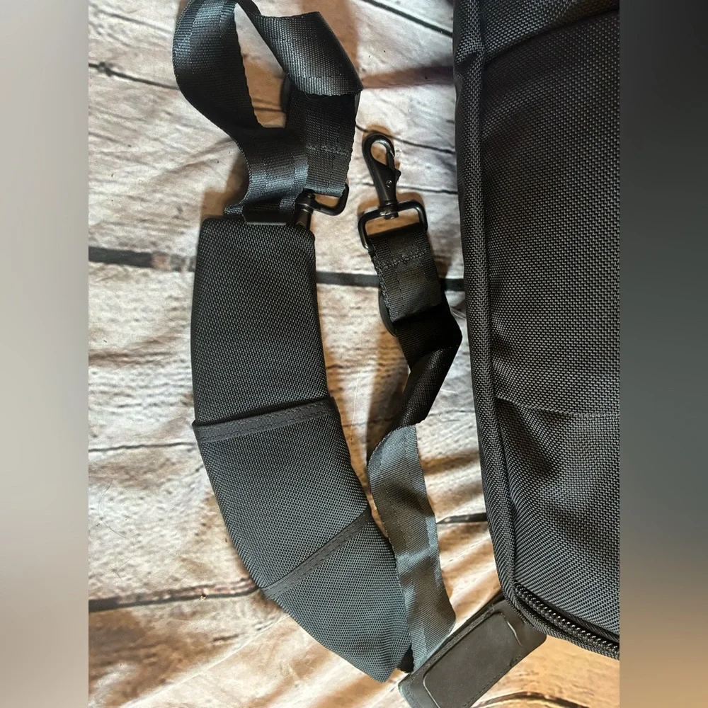 Brenthaven Laptop Messenger Bag Shoulder Strap Handles Briefcase Black‎ Carry-On